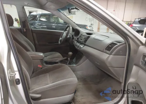 2005 Toyota Camry Le из США, поврежденный, VIN 4T1BE32K65U400652